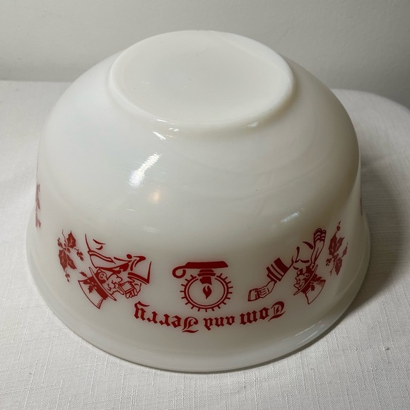 Tom and Jerry Hazel Atlas White & Red Milk Glass Bowl. Vintage - Picture 5 of 8